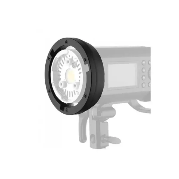 Adaptador Godox AD-AB montado en el flash AD300Pro, mostrando su compatibilidad con diversas monturas de modificadores de luz.