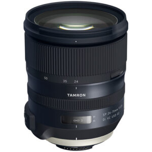 Lente Tamron SP 24-70mm f/2.8 Di VC USD G2 para Nikon F montado en cámara réflex profesional